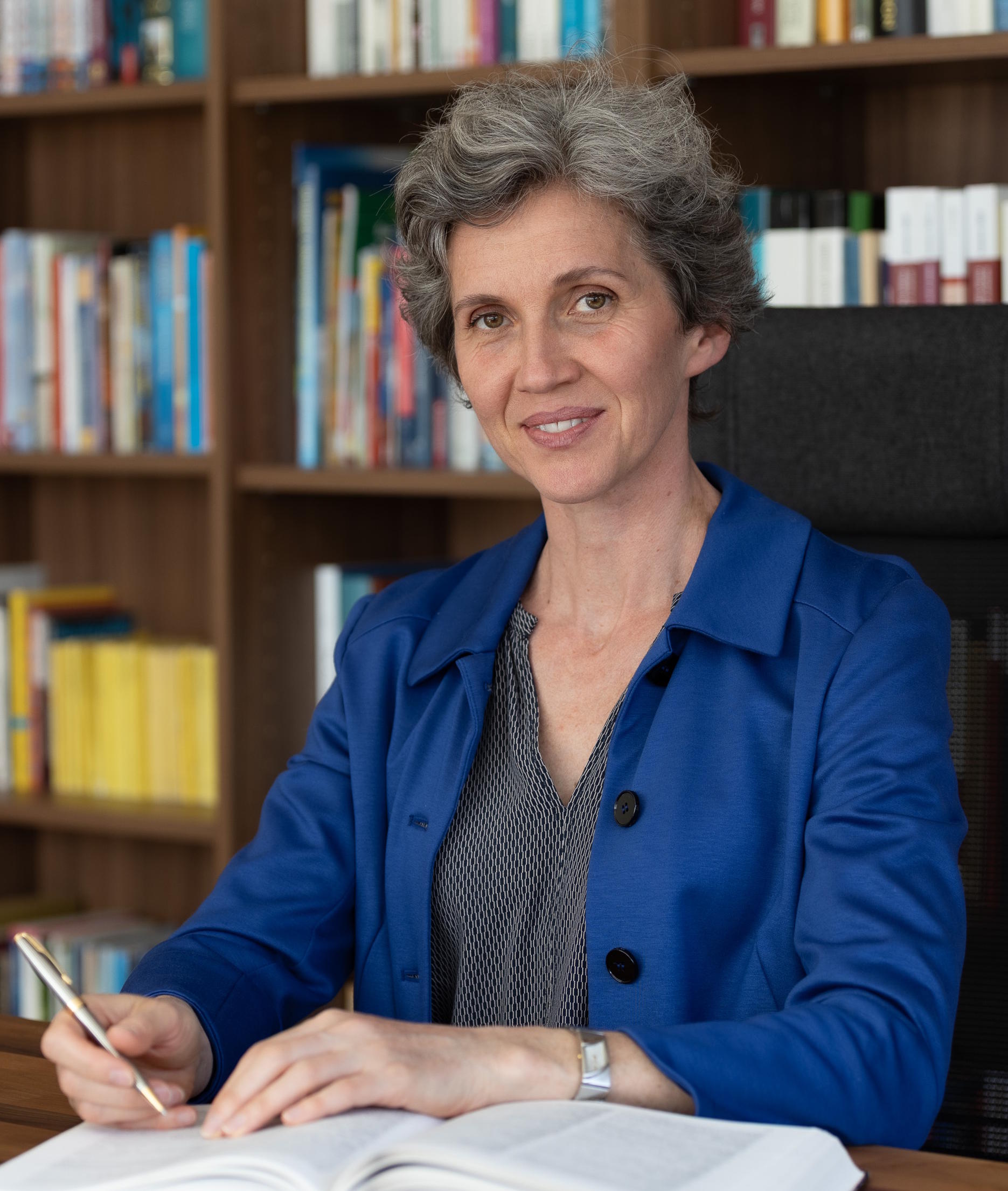 Mag. phil. Cristina Hirzoiu 