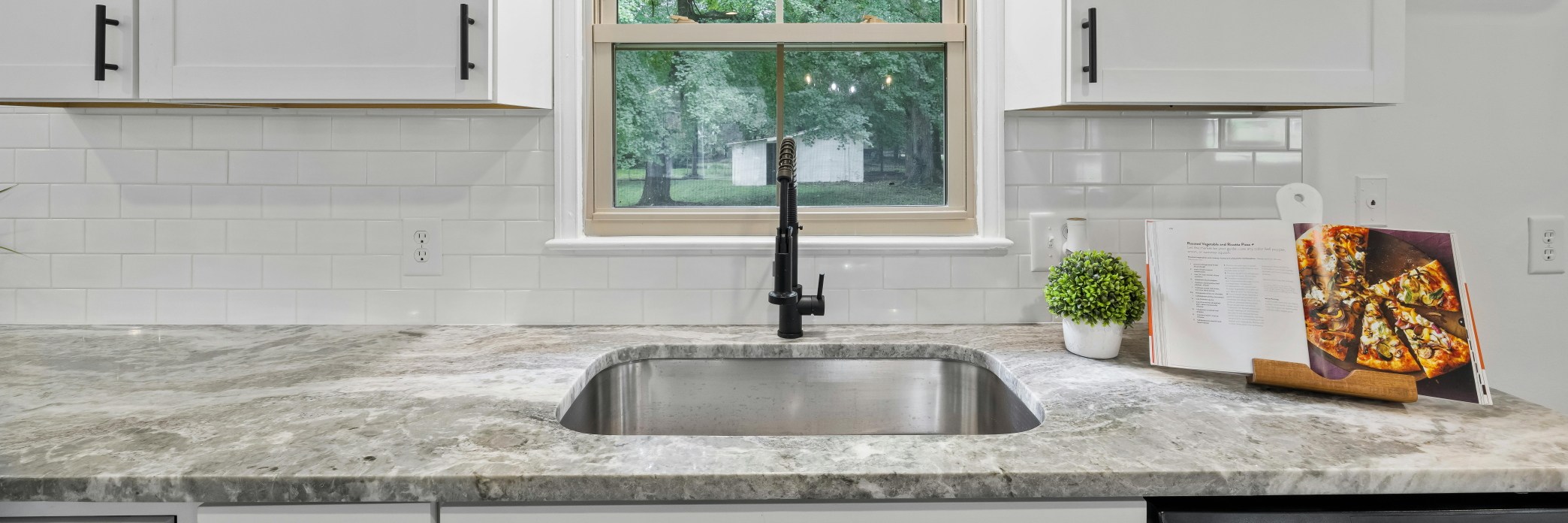 Präsentationsansicht der Firma Steinmetzmeister H. Peche GmbH